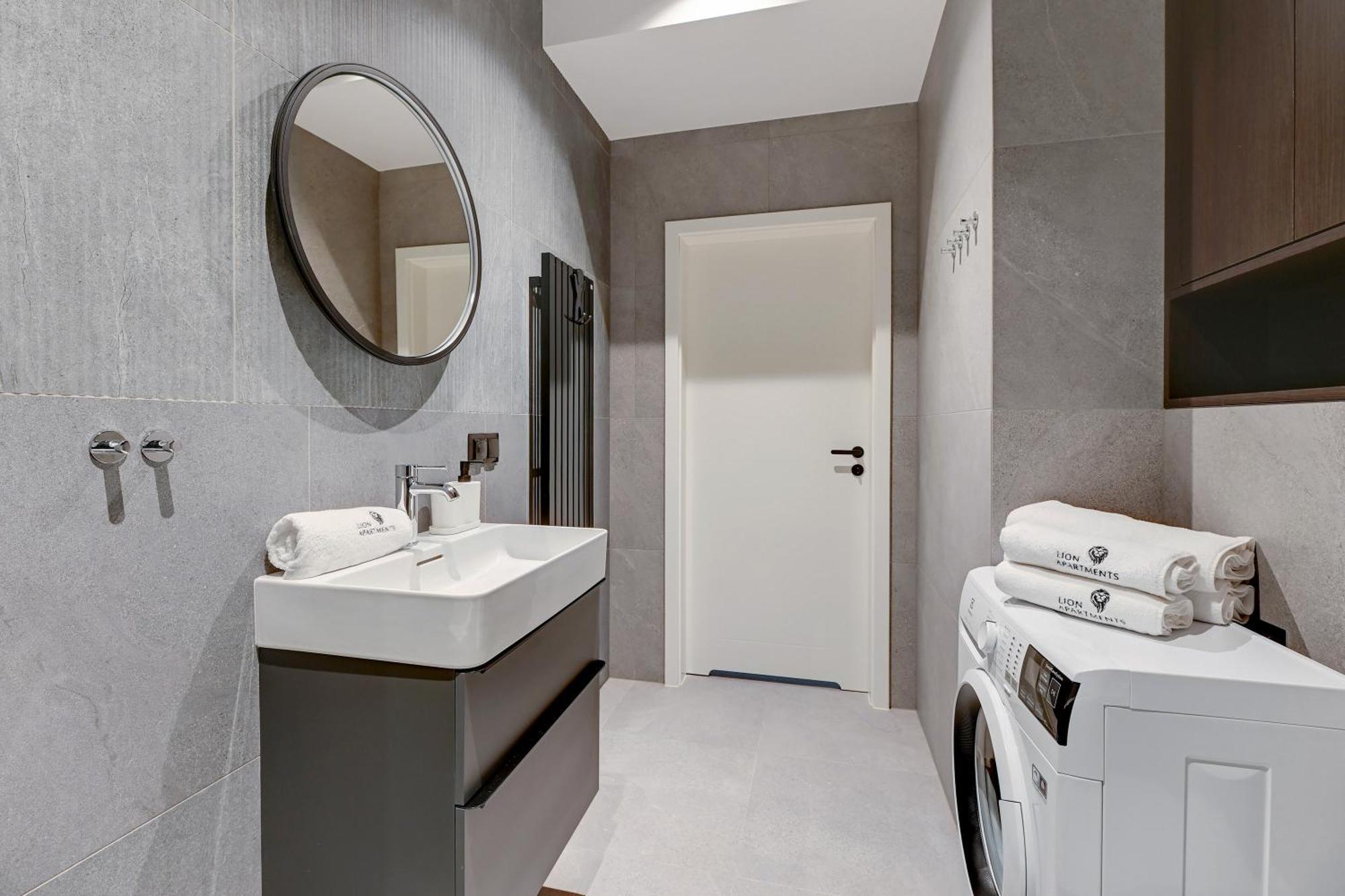 Scala 60D City Center Apartments With Parking By Lion Apartments Гданьск Экстерьер фото